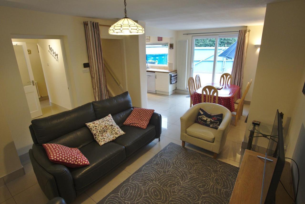 The Folly Villa Bangor  Bagian luar foto